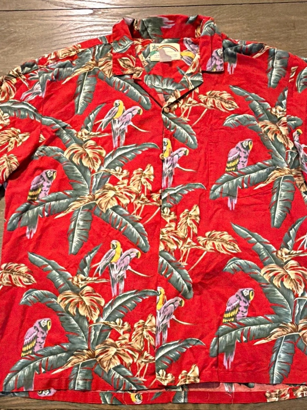 Paradise Found Red Parrot Print Short-Sleeve Button-Down Shirt